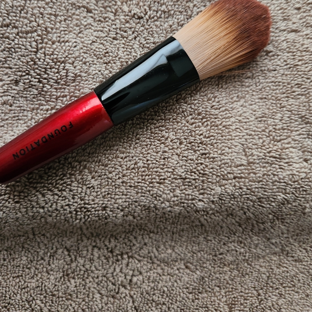 Posh 5-Piece Mini Brush Kit includes foundation brush - Picture 2 of 10